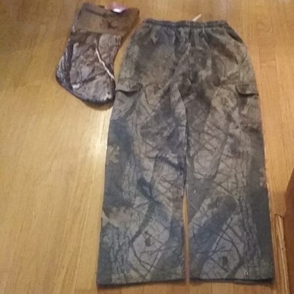 HUNTERS STOCKING & PANTS - Picture 1 of 5